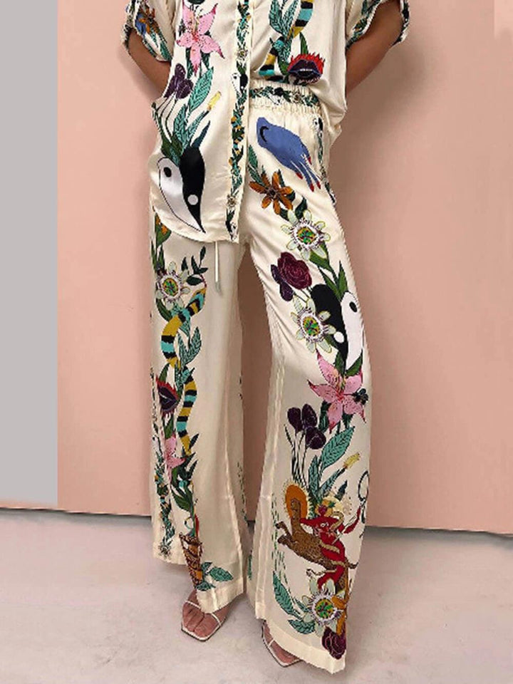 Nika | Resort Vibes Satin einzigartiges Druck-Shirt und Hosen-Set Fit
